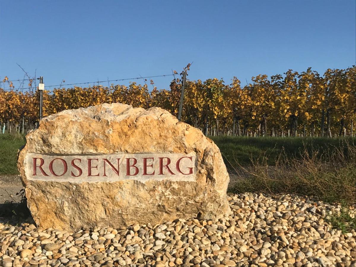 Weingut & Gaestezimmer Edelmann Goettlesbrunn ภายนอก รูปภาพ